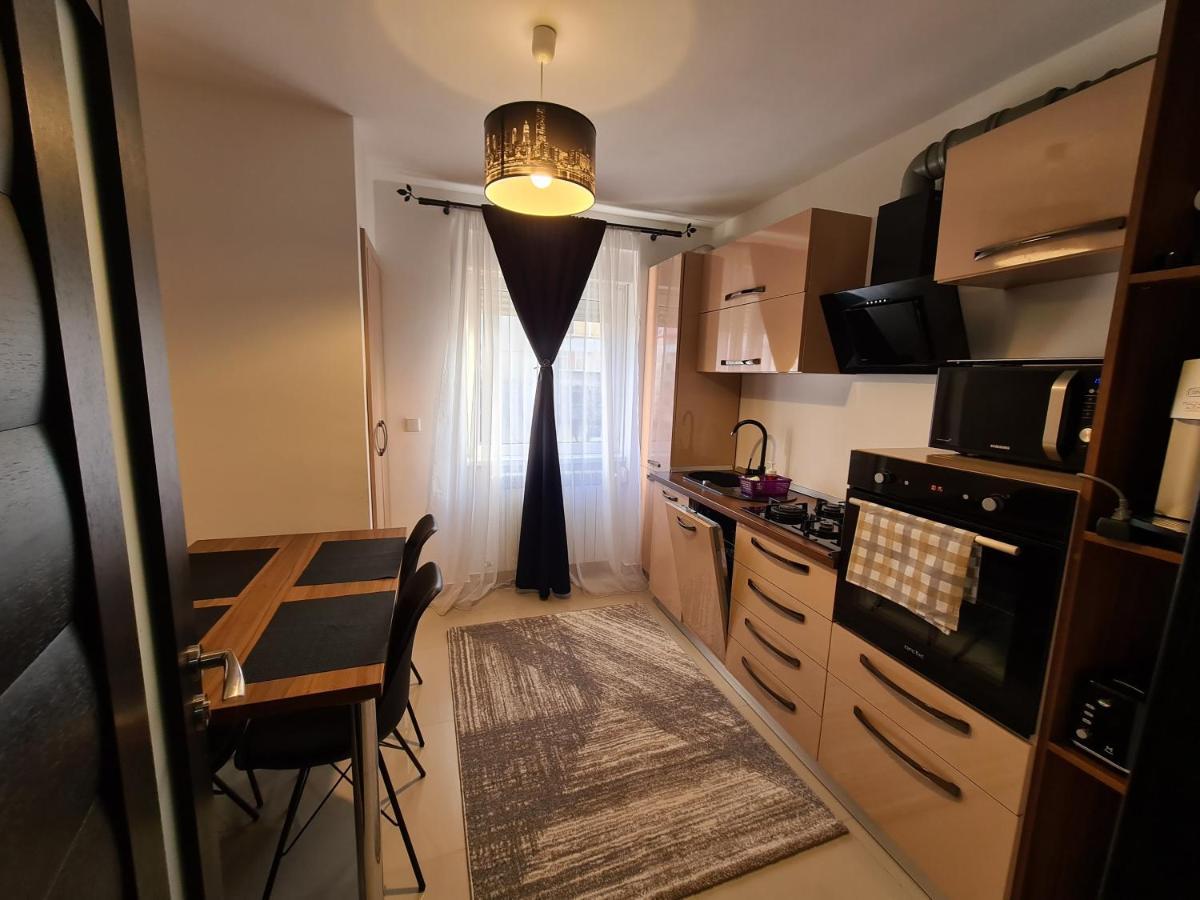 Apartament Bonami Apartment Сибиу Екстериор снимка