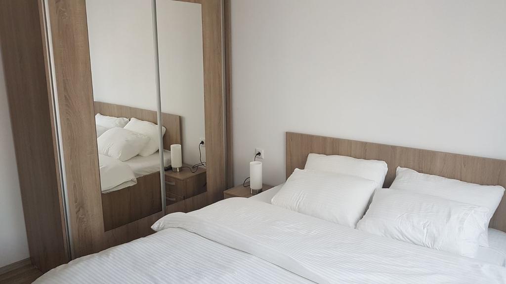 Apartament Bonami Apartment Сибиу Екстериор снимка
